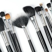 Ini 3 Merk Makeup Brush Berkualitas untuk Pemula dengan Harga Bersahabat