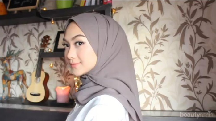 Hijabers, Ini Dia Tutorial Berhijab Modis Ala Selebgram Hits yang Bisa Kamu Tiru!