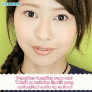 Dapatkan tampilan yang rapi Teknik pemakaian lipstik yang melengkapi make up natural