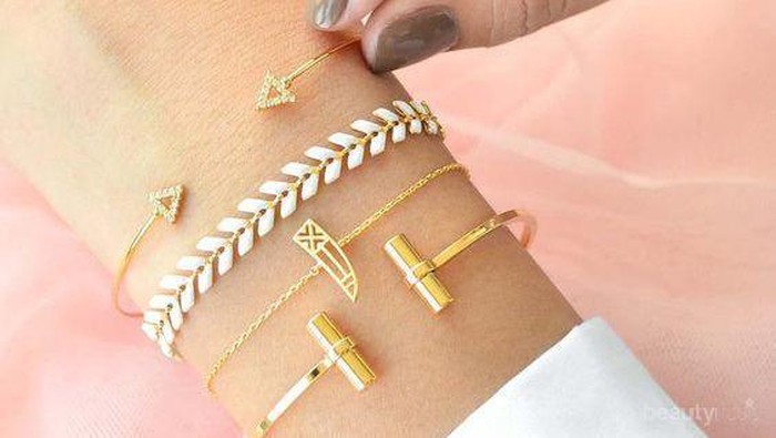 Ingin Membersihkan Perhiasan Emasmu yang Kotor? Pakai Bahan Ini Saja, Ladies!