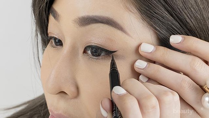 Mengaplikasikan Wing Eyeliner Akan Lebih Mudah dengan 4 Rekomendasi Brand Eyeliner Ini