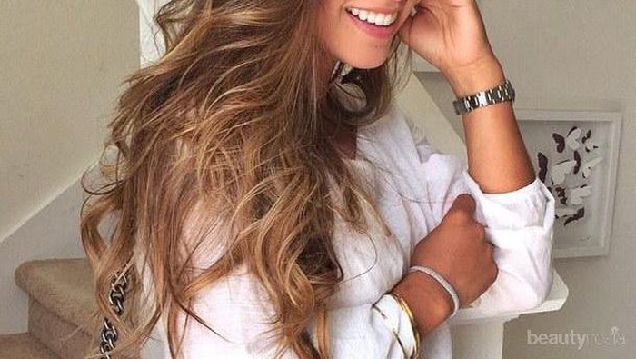 Buat Rambut Tipismu Terlihat Lebih Tebal dengan Beauty Trick Ini!