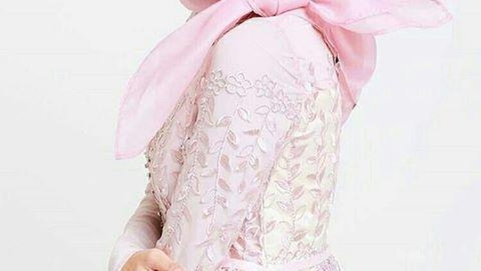 Tutorial dan Tips Pakai Hijab Segiempat Organza Untuk ke Pesta Agar Tampil Glamor dan Cantik