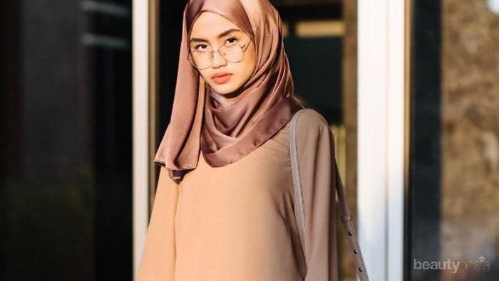 Inspirasi Style Hijab Casual Ala 5 Selebgram Ini Cocok Banget untuk Hangout!