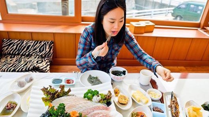 2 Rahasia Makanan & Minuman Korea untuk Kulit Youthful