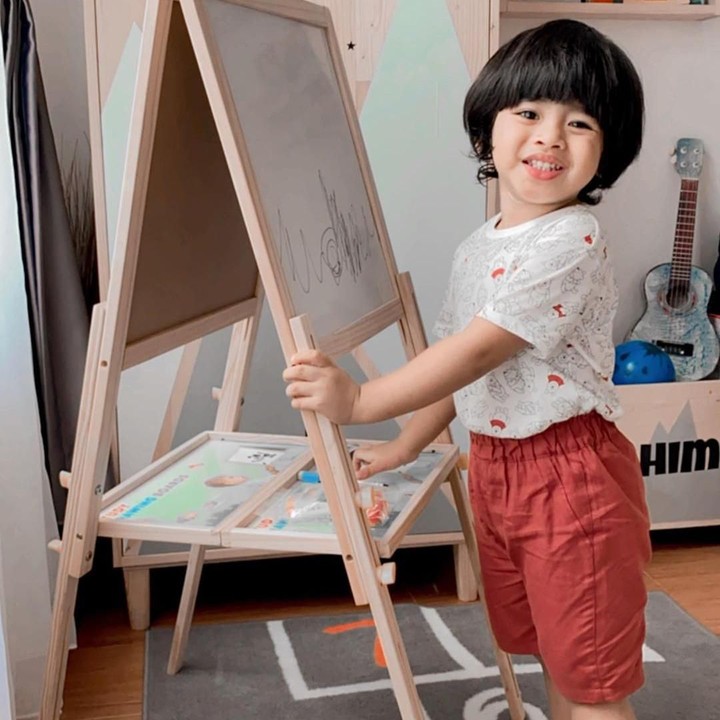 <p>Pada 15 Maret lalu, Baim resmi jadi kakak lho. Ya, Bunda Melody melahirkan anak kedua lewat persalinan normal, yang diberi nama Raffasya Arshaka Setiyadi. (Foto: Instagram @melodyprima)</p>