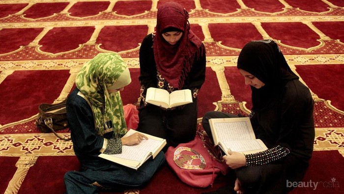 Yuk, Cari Tahu 5 Kebiasaan yang dilakukan Orang Indonesia Saat Menunggu Waktu Buka Puasa