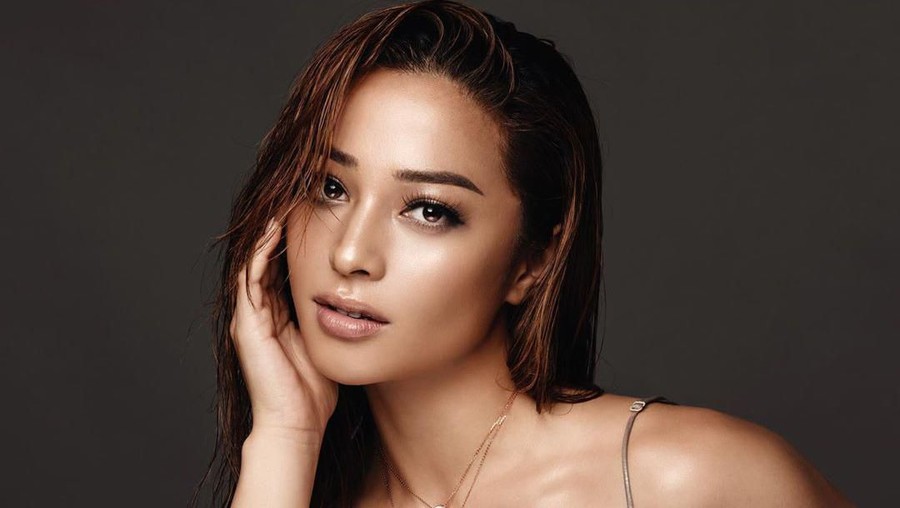 Nikita Willy disebut mirip dengan Suzu Hirose.