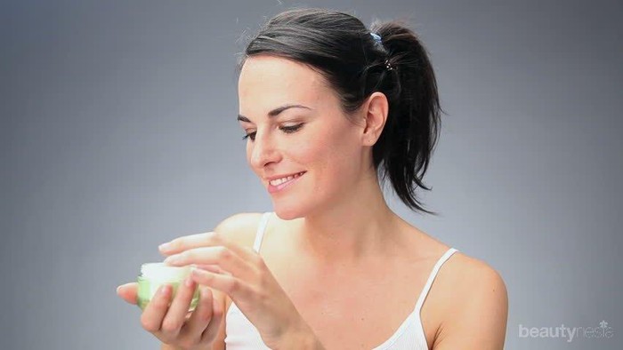 Krim Wajahmu Berubah Warna? Eits, Jangan Dibuang Dulu, Ini Alasannya!