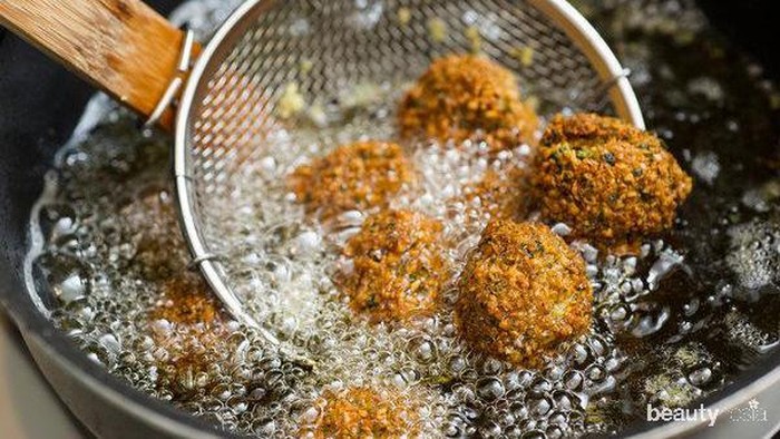 Tak Hanya Gemuk, Ini Sederet Bahaya Terlalu Sering Makan Gorengan