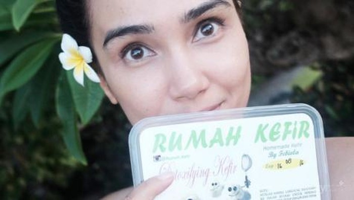 Mencari Masker yang Aman untuk Kulit? Yuk Coba Masker Alami Buatan Artis Cantik Satu Ini!