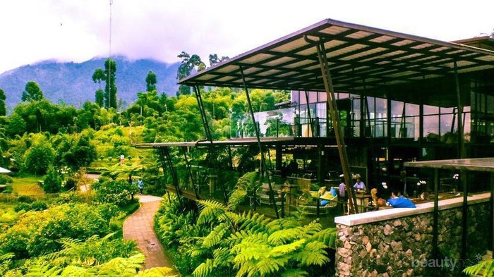 Tempat Makan yang Oke Buat Instagram Post? Coba 5 Tempat Makan Unik di Bandung Ini Yuk!