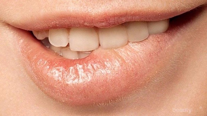 Perawatan Alami dan Ampuh Untuk Cerahkan Bibir Hitammu