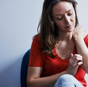Hati-hati! Menggaruk Bisa Merusak Kulit, Atasi Rasa Gatal dengan DIY Krim Alami Ini!