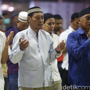 Doa Qunut NU Lengkap dengan Artinya