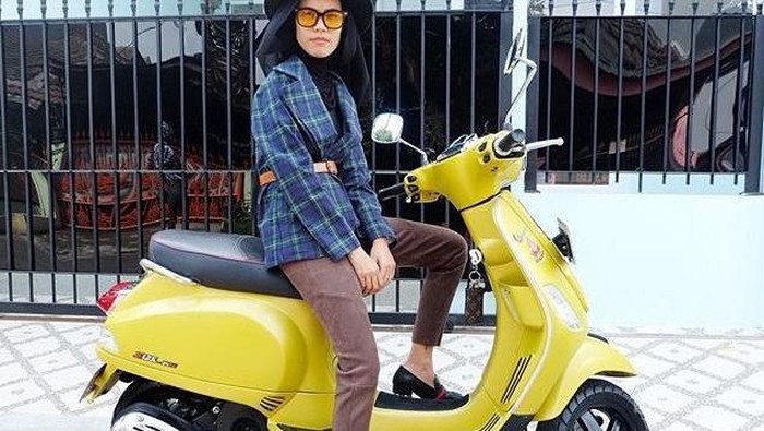 Hijab Tetap Rapi Saat Berkendara Motor, Ini Tipsnya