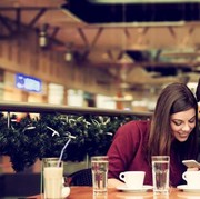 Hiasi Feed Instagram dengan Mengabadikan Momen Romantis di 5 Tempat Makan Bandung Ini!