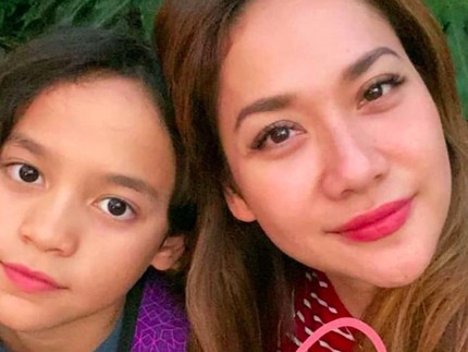 Anak BCL Belajar Mengaji di Rumah, Netizen: Semoga Jadi Anak Saleh