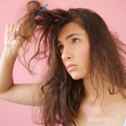 Hati-hati! 4 Hal Ini Bikin Rambut Kering dan Rapuh, Berikut Ulasan dan Solusinya!