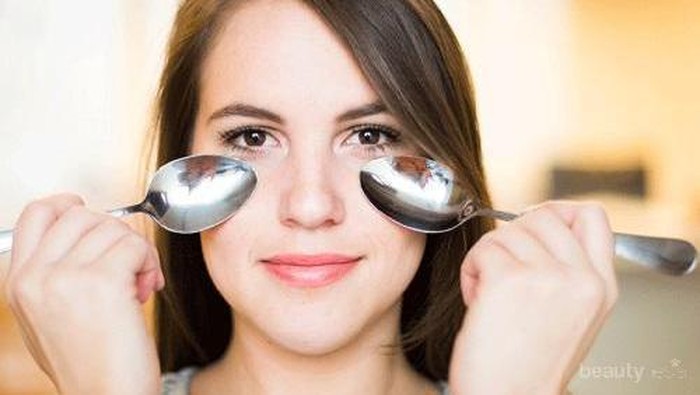 Sendok Makanmu Bisa Jadi Cara Cepat dan Mudah untuk Mempercantik Matamu, Lho!