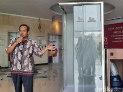 Bilik Sterilisasi Anti Corona Pesanan Risma Diuji Coba Dulu Sebelum Dipasang