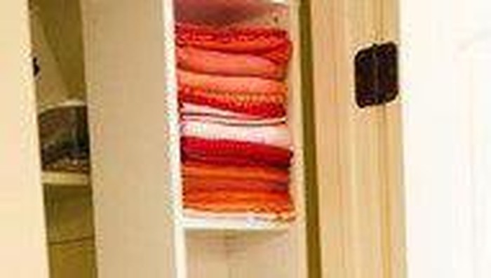 Lemari Penuh dengan Hijab? Ikuti Tips Menyimpan Hijab Agar Tidak Makan Tempat