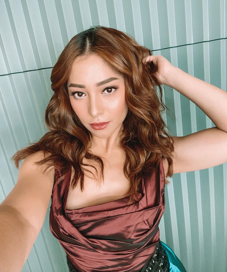 Simak enam foto Nikita Willy yang sukses bikin pangling netizen.