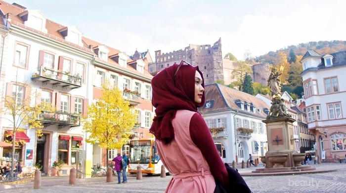 5 Tips Hijab Simple Namun Trendy untuk Kamu yang Ingin Terlihat Cantik Saat Traveling