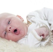 Bayi Cegukan? Inilah Do's and Don'ts yang Wajib Kamu Ketahui untuk Menanganinya!