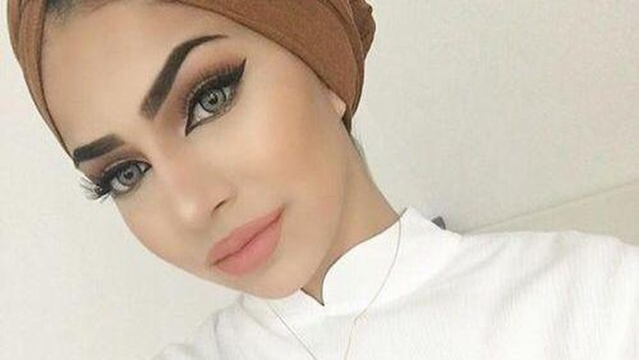Simpel dan Praktis, Ini Dia Tips Memakai Turban Untuk Wanita Berwajah Bulat