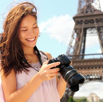 6 Cara Agar Kamu Tetap Cantik dan Eksis di Depan Kamera Saat Travelling