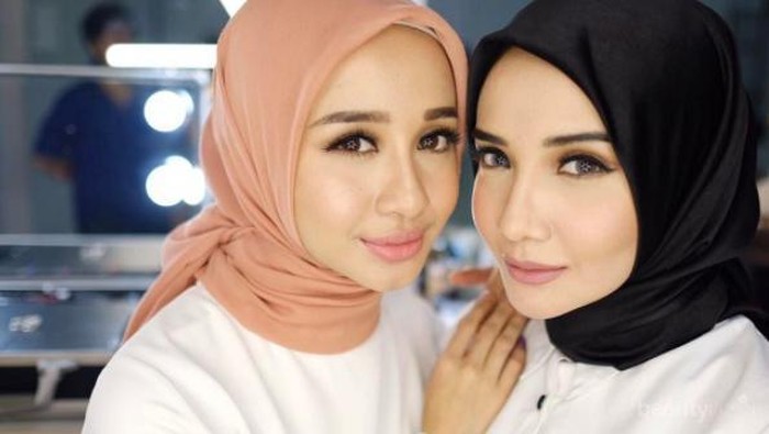 Ini Dia Inspirasi Style Hijab Laudya Chynthia Bella dan Zaskia Sungkar yang Bisa Kamu Tiru