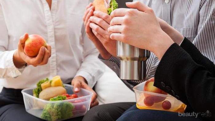 Perbaiki Asupanmu dengan Tips Makan Siang Sehat Ini!