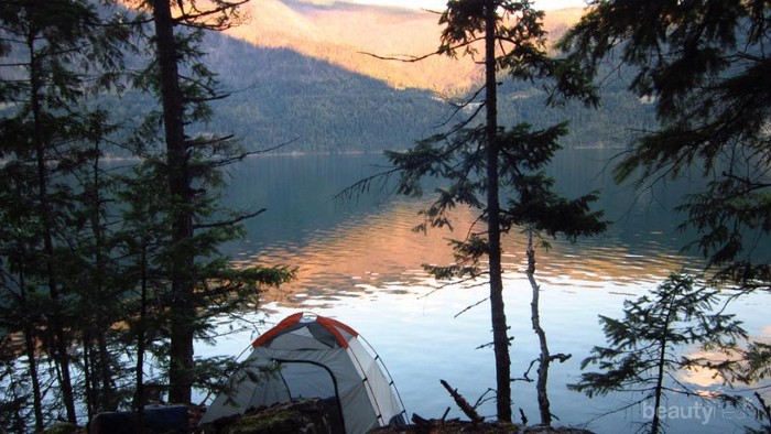 Catat! Ini Dia Berbagai Perlengkapan Barang yang Wajib Dibawa saat Akan Camping!