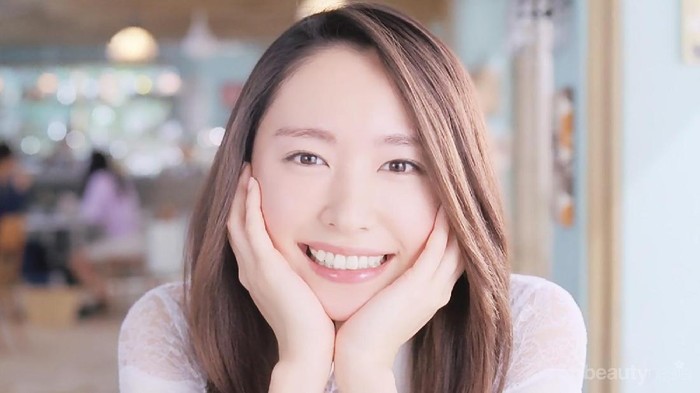 Wajah Bebas Kusam dan Bercahaya dengan Cleansing Oil Asal Jepang Ini