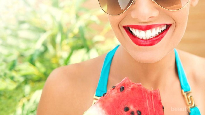 Bahan-bahan Dapur Ini Ternyata Ampuh Memutihkan Gigi Tanpa Ribet! (Part 1)