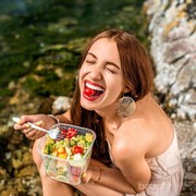5 Tips Ampuh Agar Dietmu Tetap Berjalan dan Berat Badan Tidak Membengkak Selama Liburan