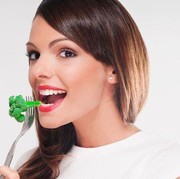 Ingin Berat Badan Turun Secara Cepat? Yuk Coba Diet Unik Menggunakan 3 Alat Makan Ini!