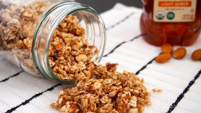 Yuk Bikin Sarapanmu Lebih Sehat dan Aman untuk Diet dengan Granola Super Mudah Berikut Ini!