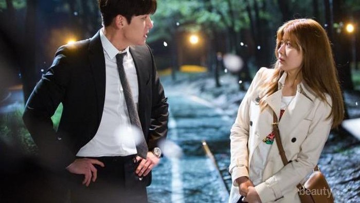 6 Tanda-Tanda Ini Ada Pada Pasangan Kamu? Bisa Jadi Dia Pria Posesif dan Cemburuan!