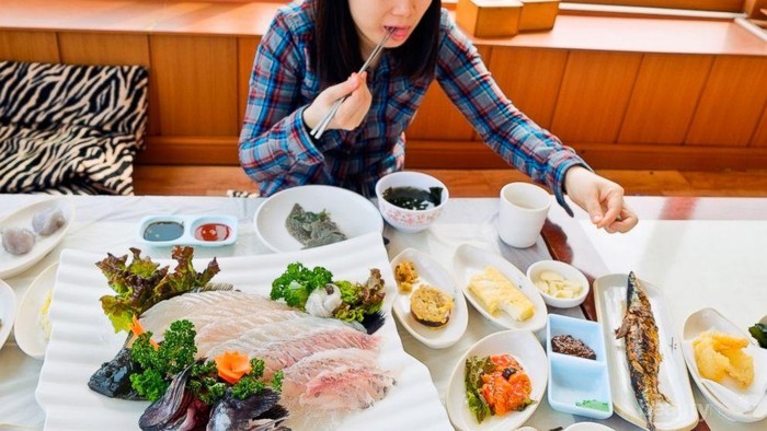 Mau Diet Sukses Tapi Tetap Sehat? Yuk Intip Kebiasaan dan Cara Makan Wanita Korea!