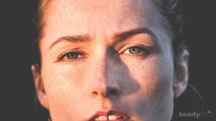 Hal Ini Akan Terjadi Pada Kulitmu Kalau Tidak Membersihkan Makeup dengan Benar Selama Puasa!