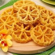 Kurang dari 30 Menit, Kamu Sudah Bisa Buat Kue Kembang Goyang Super Renyah!