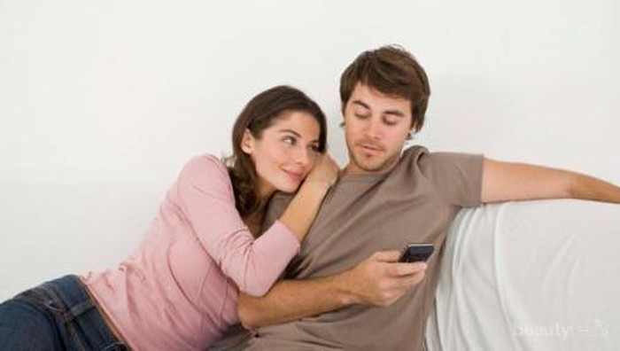 Naksir Dengan Si Cuek? Inilah Tips Mendekati Pria Cuek!