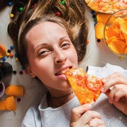 Waspada! 5 Makanan Favorit Ini Ternyata Penyebab Penyakit Kista Ovarium
