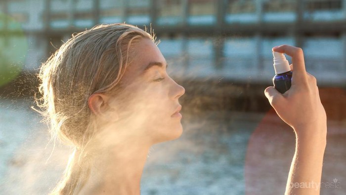 Jaga Kelembapan Kulit Wajah Selama New Normal dengan Face Mist Favorit Ini