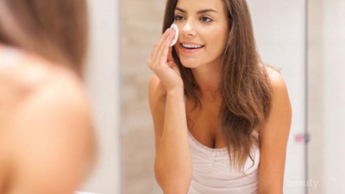 Ini Lho 5 Kegunaan Lain Micellar Water yang Harus Kamu Cobain!