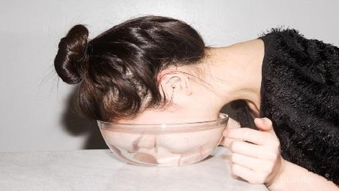 Tak Disangka, Kulit Wajah Bisa Lebih Bersih, Halus, dan Glowing Hanya dengan Sparkling Water!