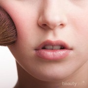 Waspada! 5 Masalah ini Dapat Terjadi Saat Kamu Malas Membersihkan Alat Makeup