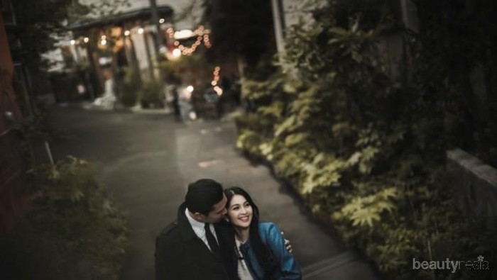 Inspirasi Tema Kasual yang Seru dan Romantis untuk Sesi Foto Prewedding Ala Artis